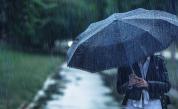 Дъжд с гръмотевици и в съботния ден, обявиха жълт код в осем области от страната