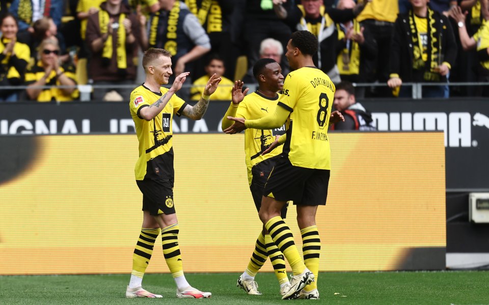 Борусия Дортмунд размаза Аугсбург с 5:1 като домакин в мач