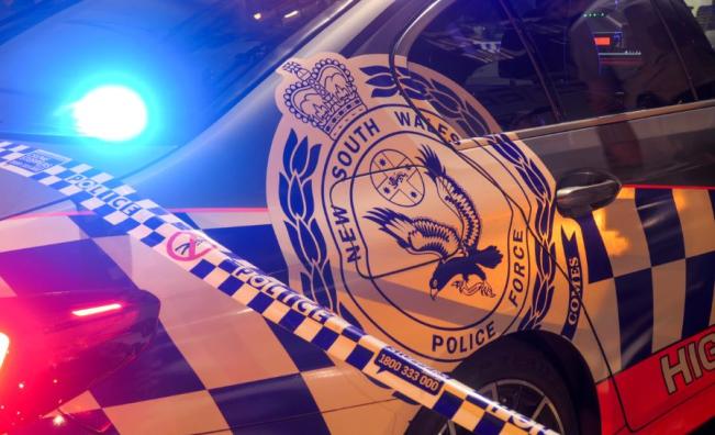 Кървава драма в Австралия: Тийнейджър намушка с нож човек