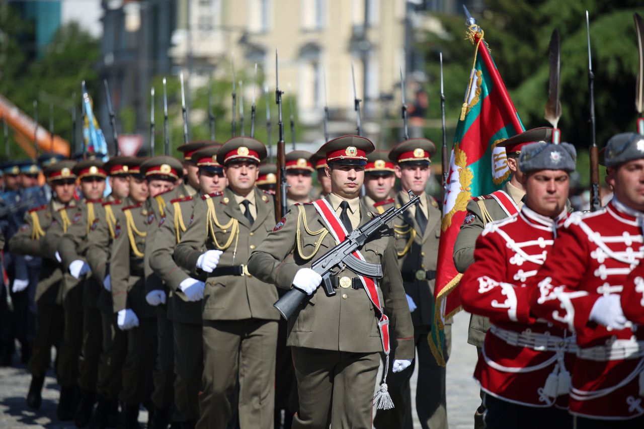 <p>Празник на българската армия - военен парад за 6 май</p>