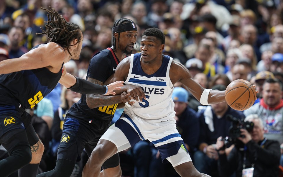 Отборът на Минесота Тимбъруулвс поведе с 2:0 в плейофа срещу