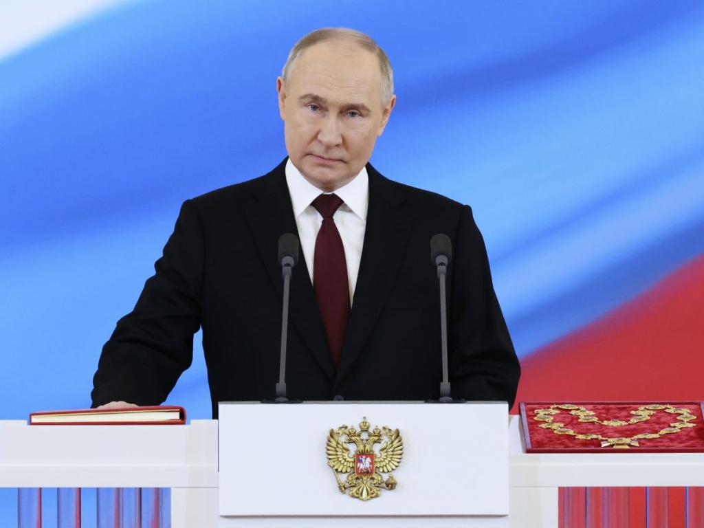 Владимир Путин започна петия си мандат като президент на Русия