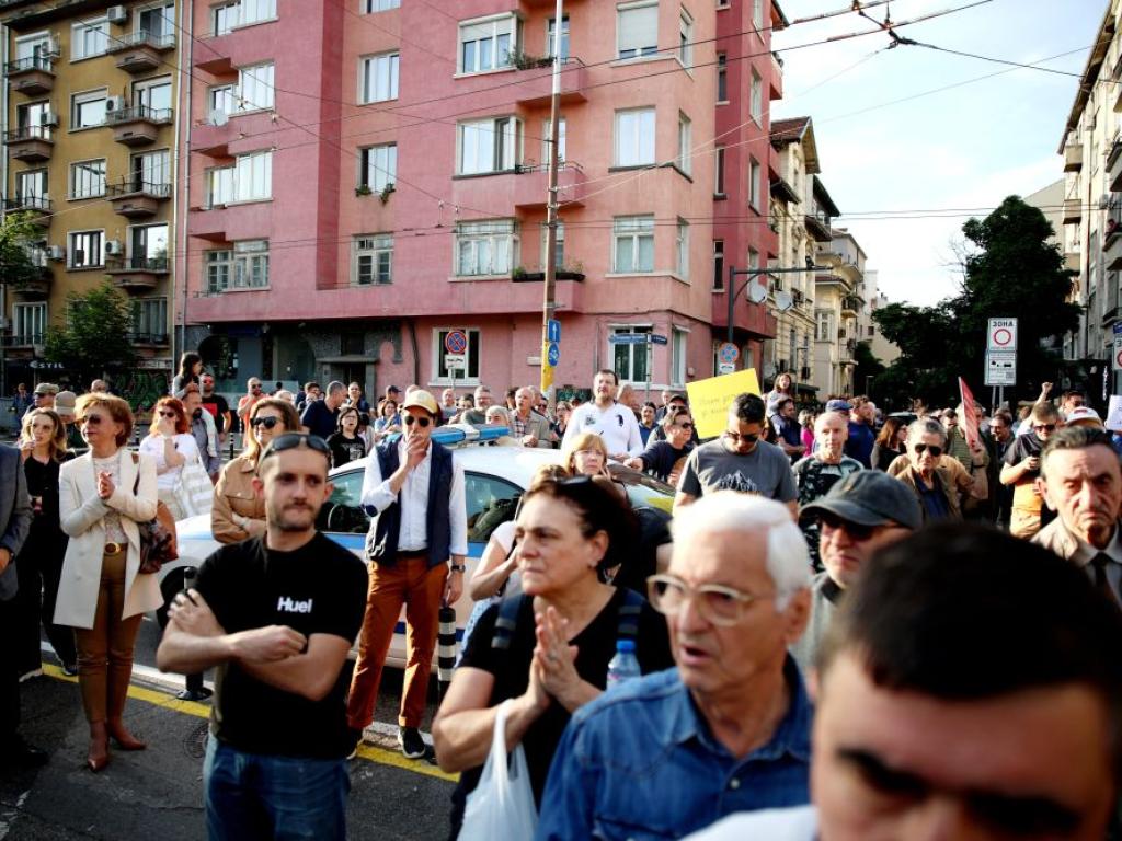 Множество граждани отново се събраха на протест на столичния бул.