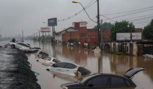 <p>Бедствието в Бразилия: Расте броят на жертвите на наводненията (ВИДЕО)</p>
