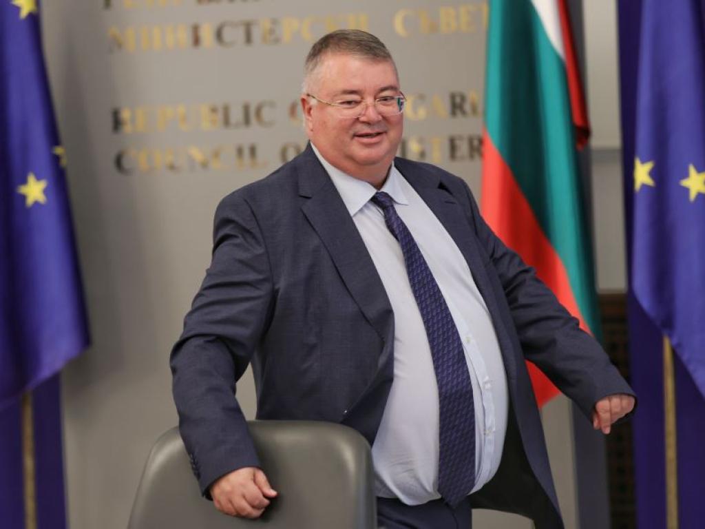 Служебният министър на труда и социалната политика Ивайло Иванов ще