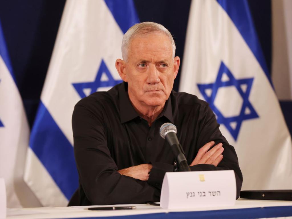 Израелският министър на отбраната Йоав Галант каза дне, че допълнителни