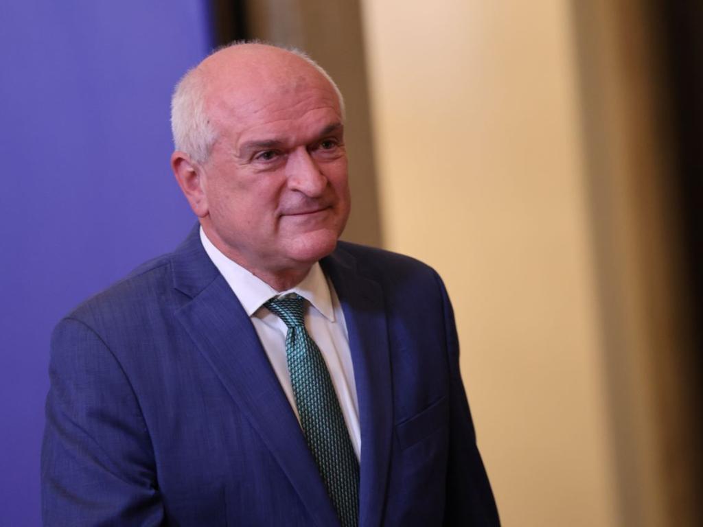 Служебният премиерът Димитър Главчев заминава за Швейцария където ще участва