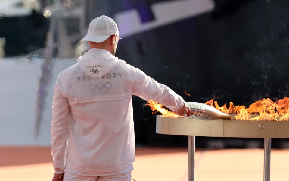 Отмениха щафетата с олимпийския огън в Нова Каледония