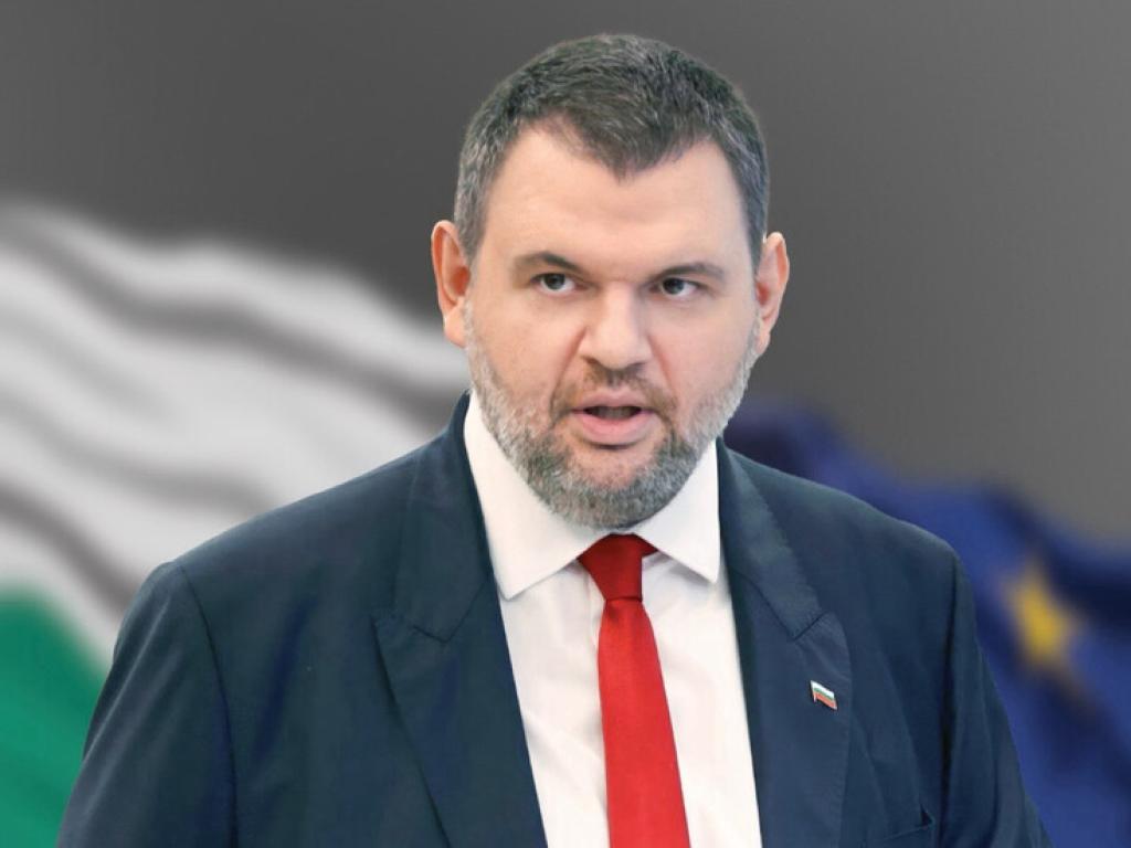 Близо една трета 14 депутата от ДПС гласуваха против проектокабинета Желязков