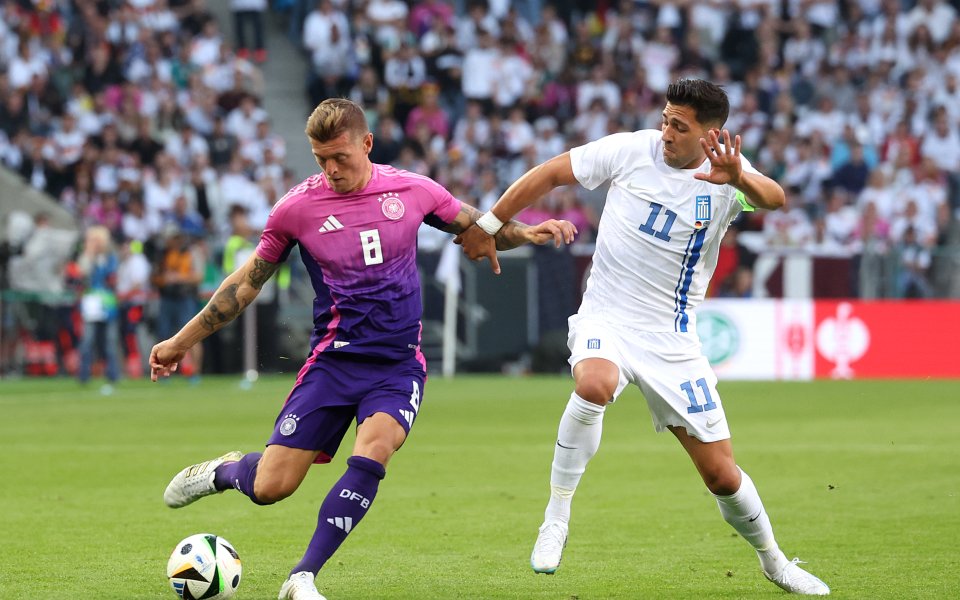 Германия и Гърция играят при 0:0 в контрола преди старта на