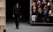 Спекулации в света на модата: Защо Виржини Виар се оттегли от 