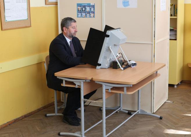  Христо Иванов избра машинния избор 