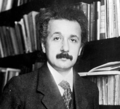 Алберт Айнщайн е един от най великите физици в историята Но