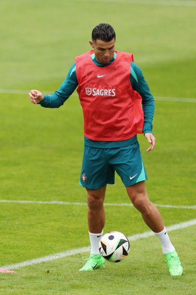 Кристиано Роналдо тренировка португалия1