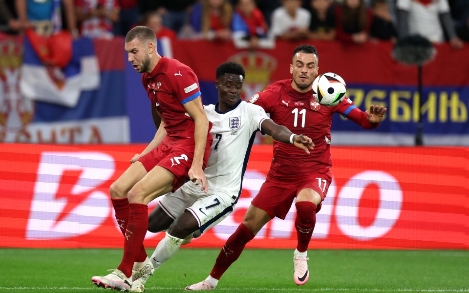 УЕФА глоби Футболната асоциация на Сърбия с 14,500 евро заради две