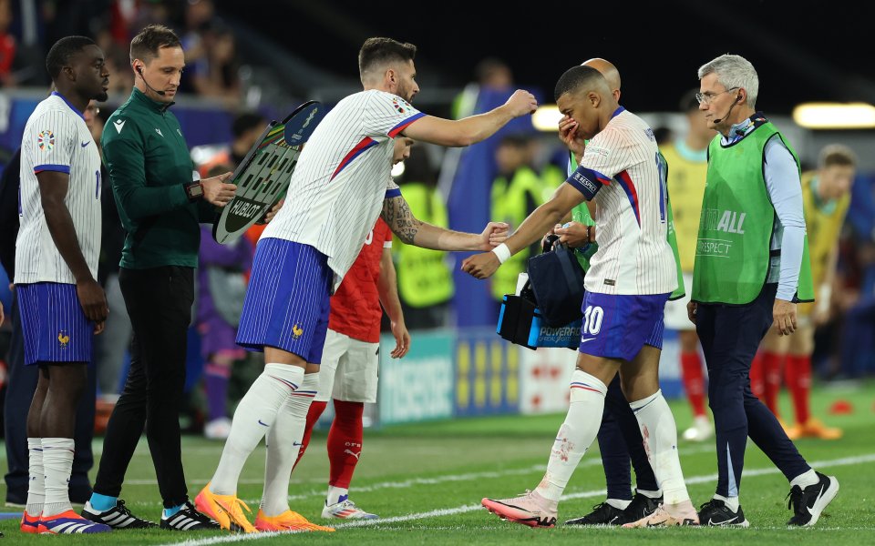 Френският нападател Оливие Жиру заяви, че петлите са разстроени след