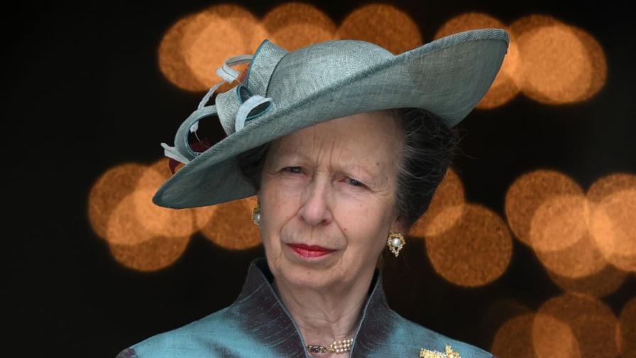 Британската принцеса Ан се възстановява бавно, заяви съпругът й