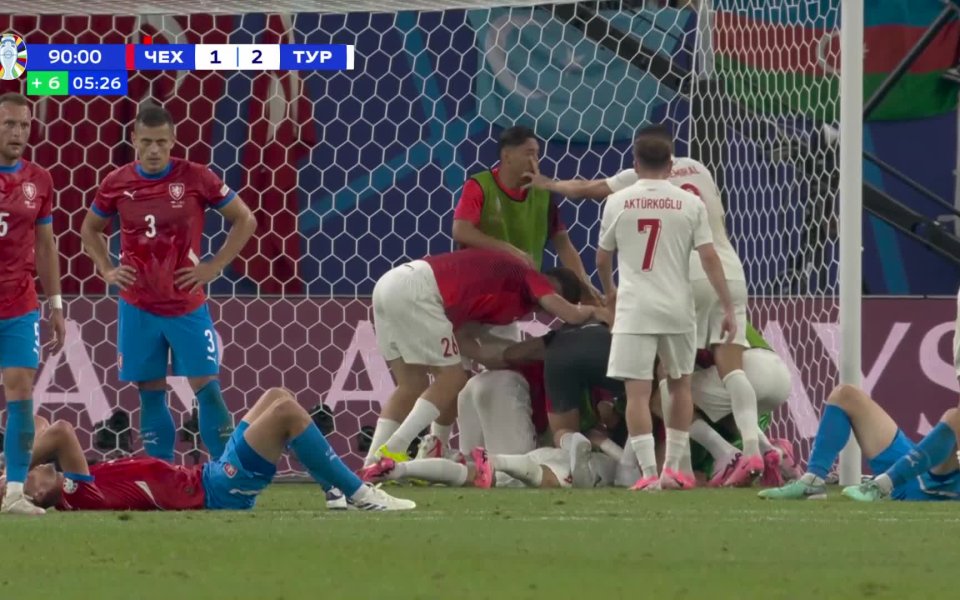 Турция намери начин да накаже вече крайно разредената отбрана на чехите,
