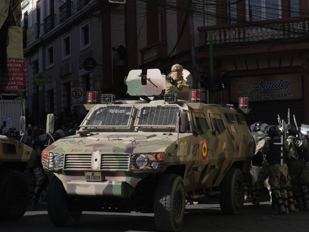 Осуетиха опит за преврат в Боливия По рано танк разби