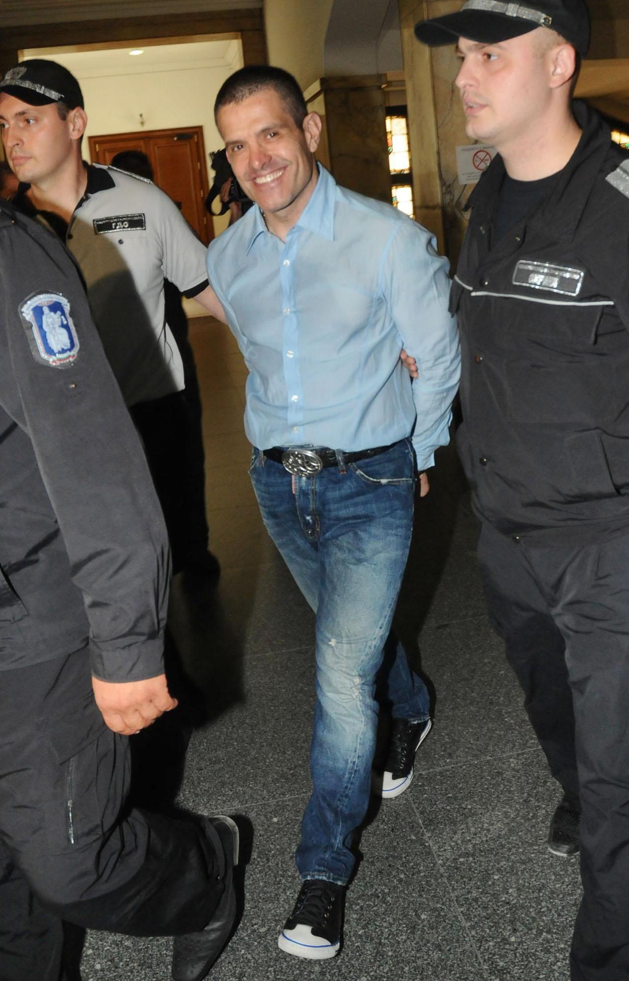 <p><strong>2012 година</strong>: Софийският градски съд взима&nbsp;решение да екстрадира спрягания за наркобос Евелин Банев - Брендо в Италия</p>