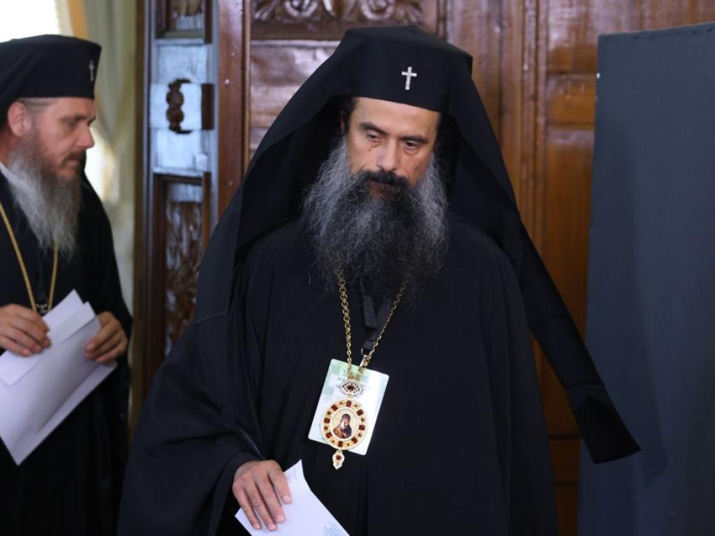 Видинският митрополит Даниил Атанас Трендафилов Николов е роден на 02