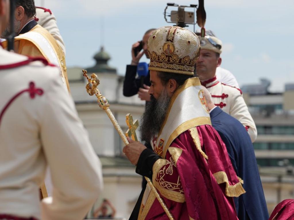 Започна интронизация на новоизбрания български патриарх и молебен. Видинският митрополит
