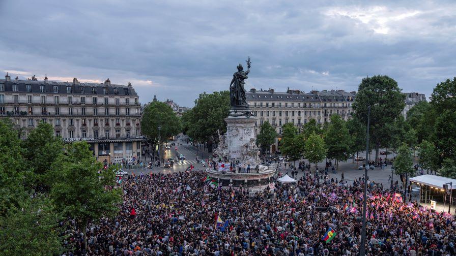 Протести във Франция след победата на партия "Национален сбор" (СНИМКИ)