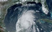 Ураганът "Берил" отслабна до тропическа буря