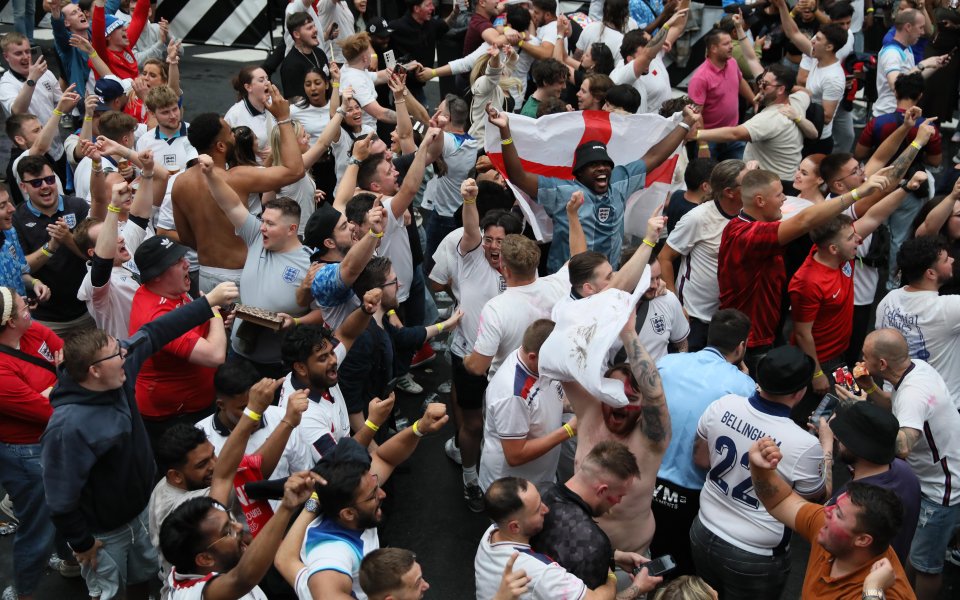 Испания покруси Германия и продължи към полуфиналите на UEFA EURO