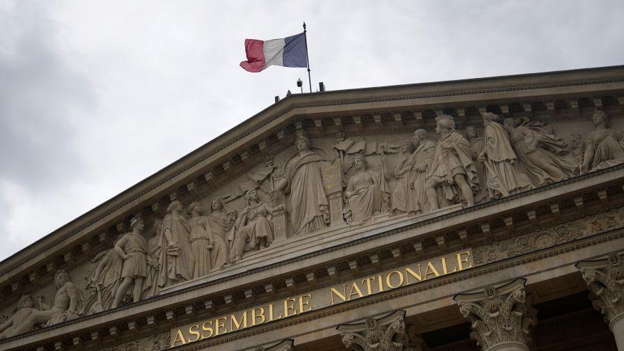 <p>Решаващи избори:&nbsp;Франция гласува нов парламент на втори тур</p>