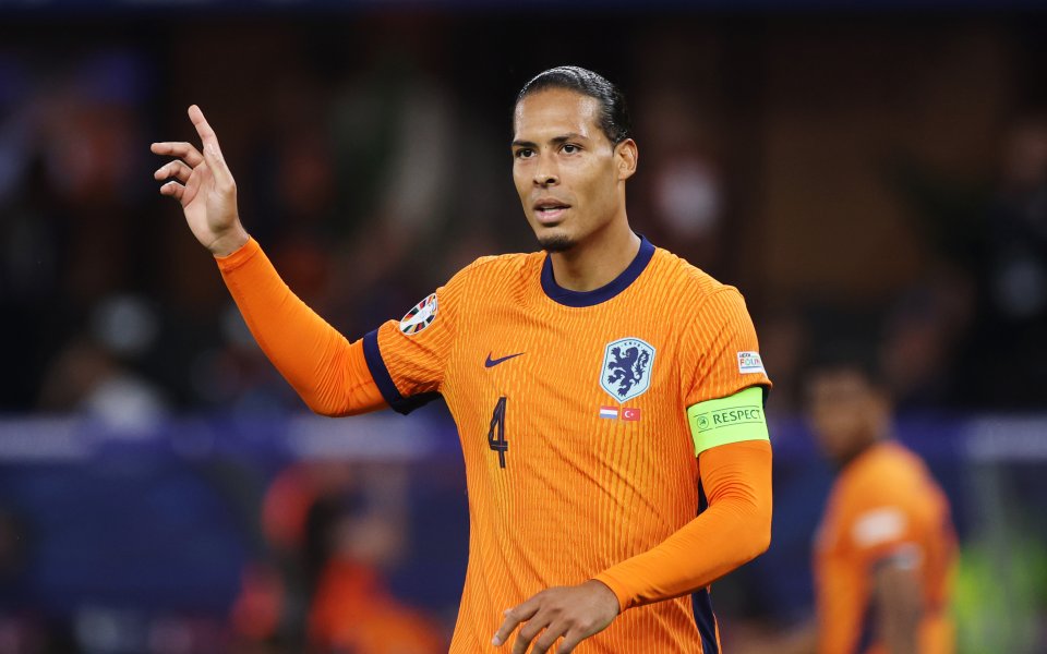 Капитанът на Нидерландия - Върджил ван Дайк, е извършил най-много