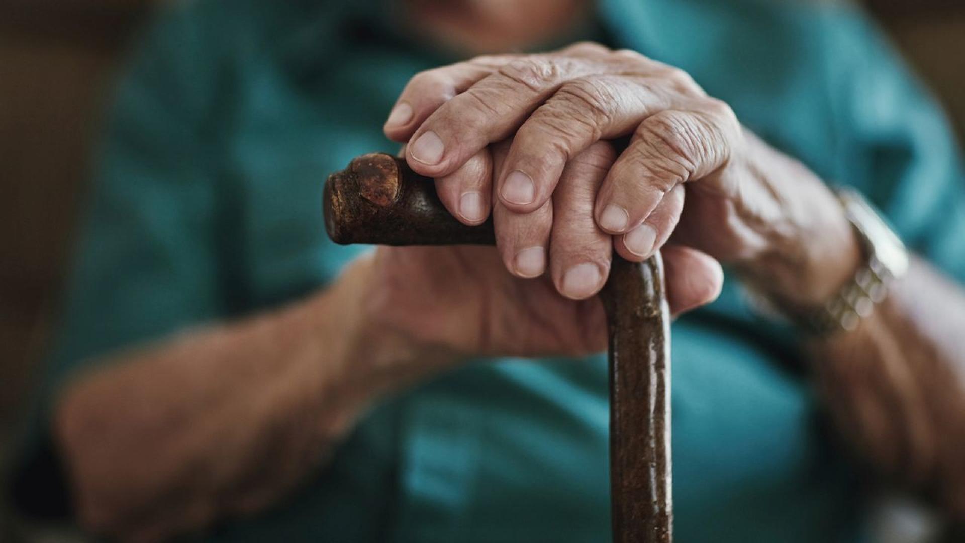 Задържаха мъжа опитал се да отнеме жилището на 89 годишната Янка