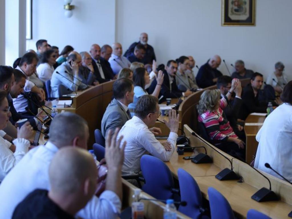 Основната тема на заседанието в Столичния общински съвет остава конкурсите
