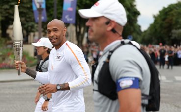 Навръх Денят на Бастилията: Олимпийският огън пристигна в Париж