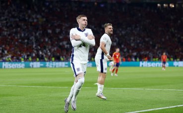 Испания и Англия играят при резултат 1 1 в големия финал на