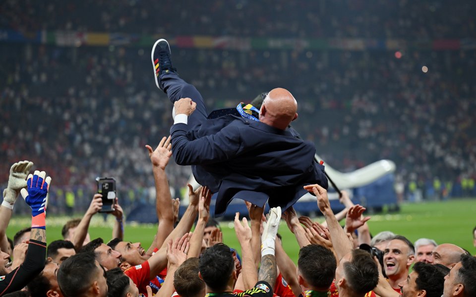 Испания влезе в историята, след като стана първия отбор с