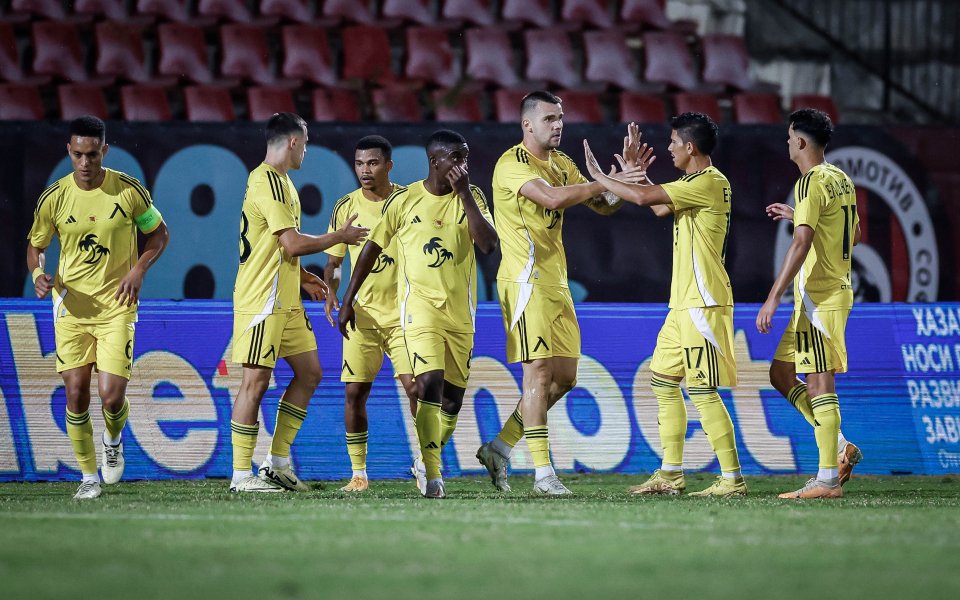 Левски счупи