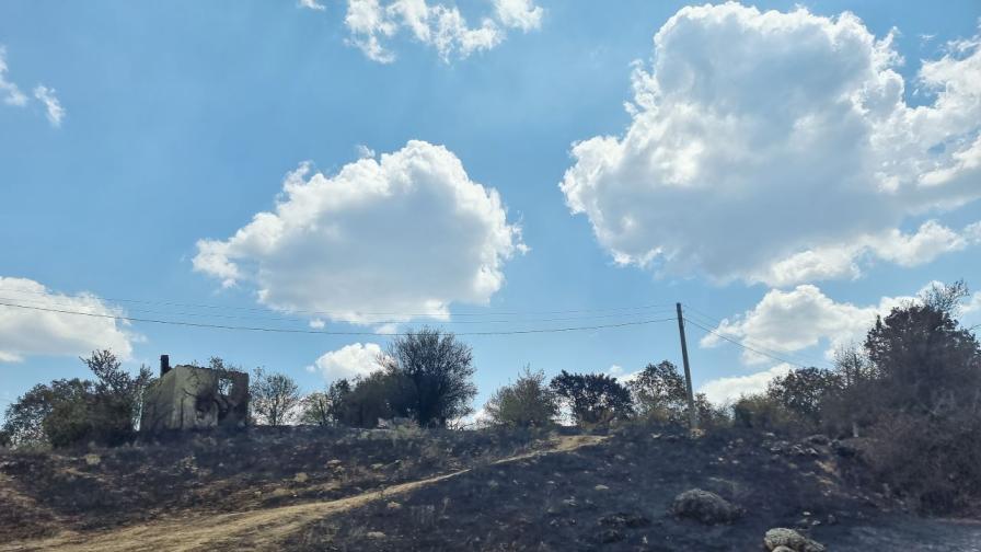 Пожар избухна между две села край Пловдив