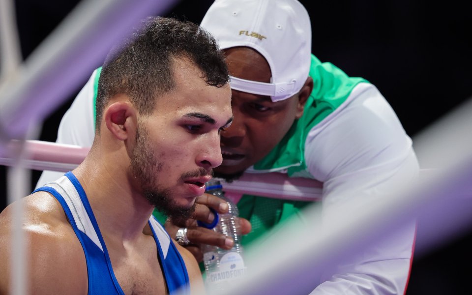 <script src=https://m4.