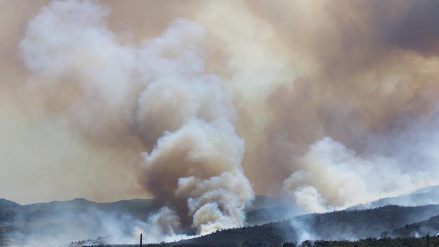 <p>Пожарът край Струмяни: Още има опасност за населените места (ВИДЕО/СНИМКИ)</p>