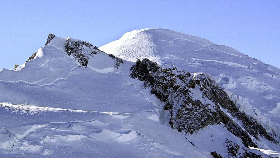 <p>Леден блок уби един и рани четирима в Алпите&nbsp;</p>