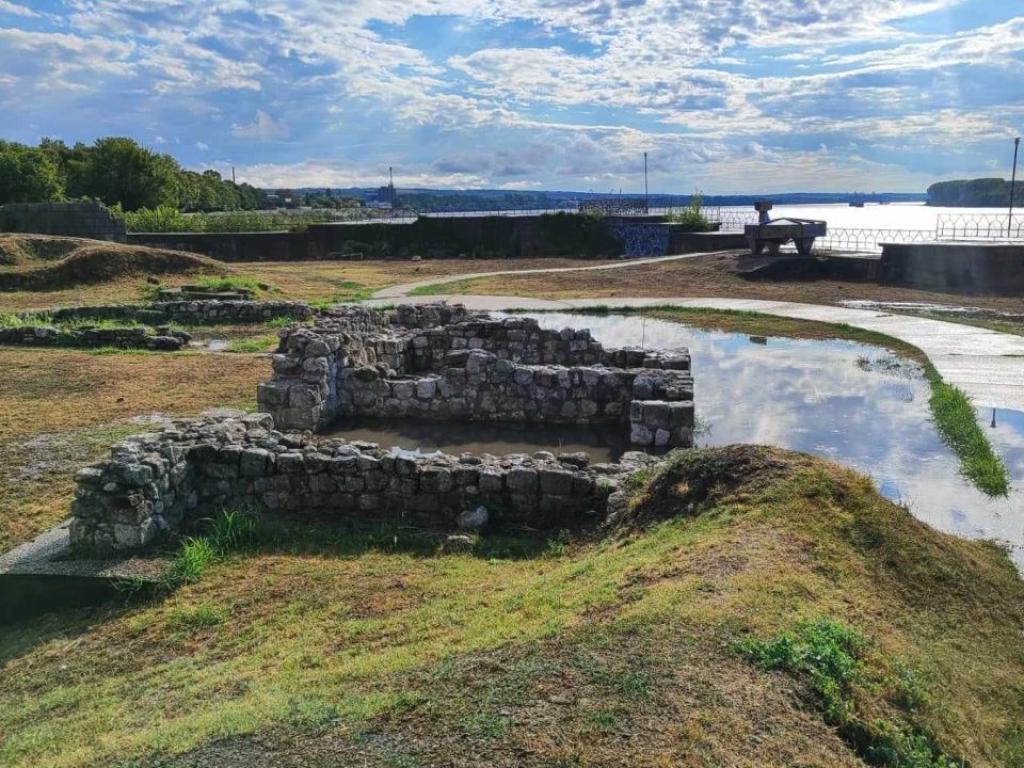 Археологическият комплекс в центъра на Силистра беше наводнен след проливния