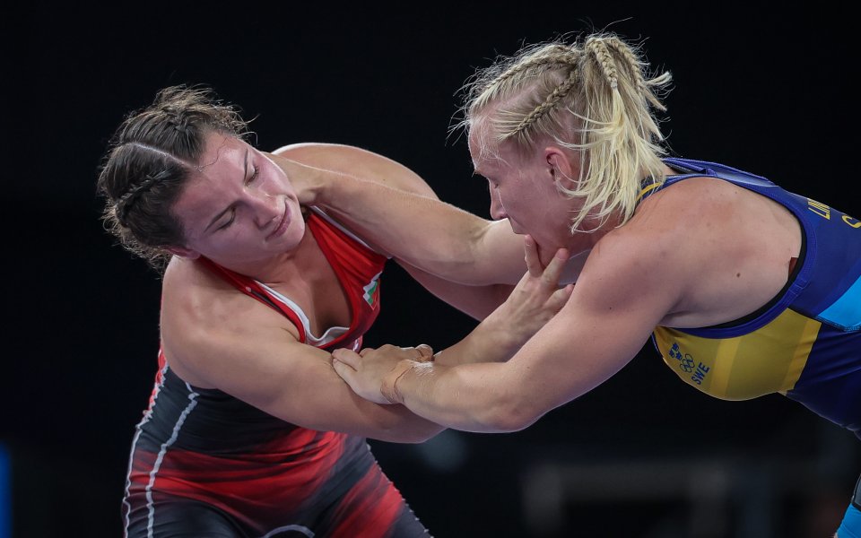 Българската състезателка Биляна Дудова отпадна на репешажите в женската борба