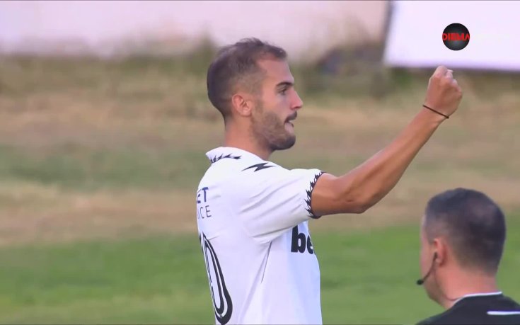 Владимир Николов увеличи преднината на Славия