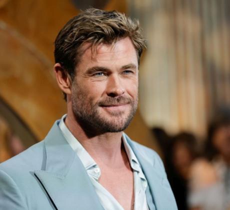 Уикендът на Крис Хемсуърт премина блясково – със слънце море