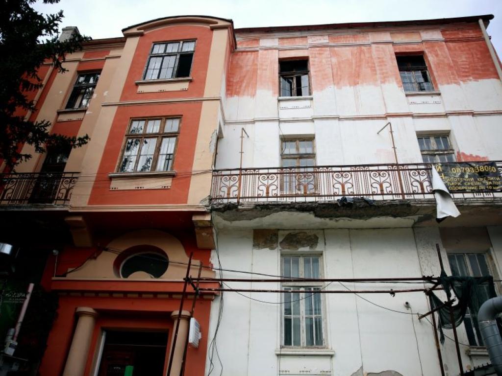 Един човек загина а трима други пострадаха в сряда следобед