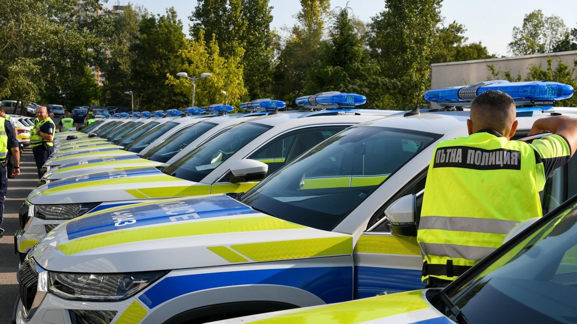 Ще закупим и ще пуснем необозначени полицейски автомобили за да