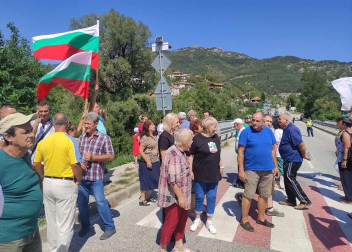 Протест срещу липса на вода в село Павелско