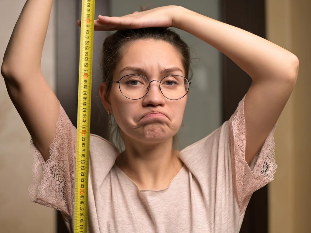 Забелязали ли сте как някой да става по нисък с годините