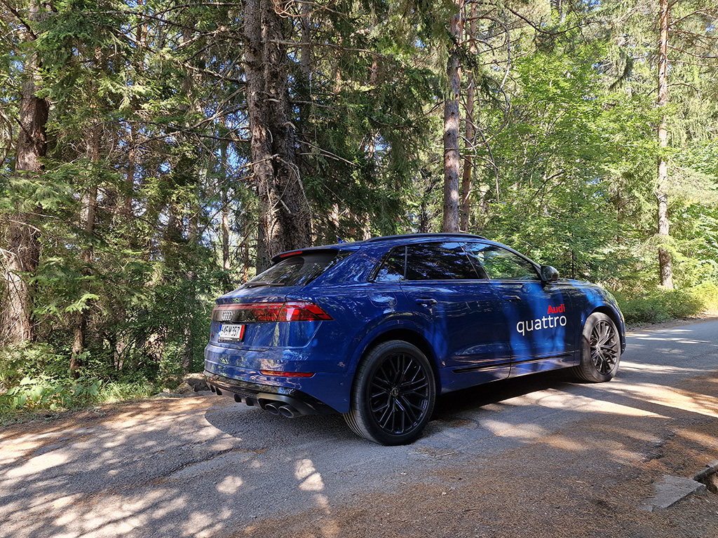 За модел, чиято платформа и двигател се ползват от Lamborghini Urus, но умишлено снижени като параметри, за да се оправдае няколко пъти по-високата цена на Urus-а можем да изредим куп суперлативи, но няма да пропуснeм и някои минуси